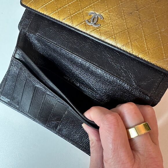 Authentic Chanel Tri-Fold Wallet Gold & Black Interior Trim Leather gold CC Logo - Picture 12 of 14